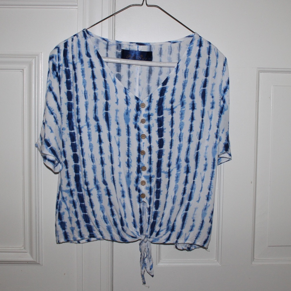 Front Knot Cropped Blouse